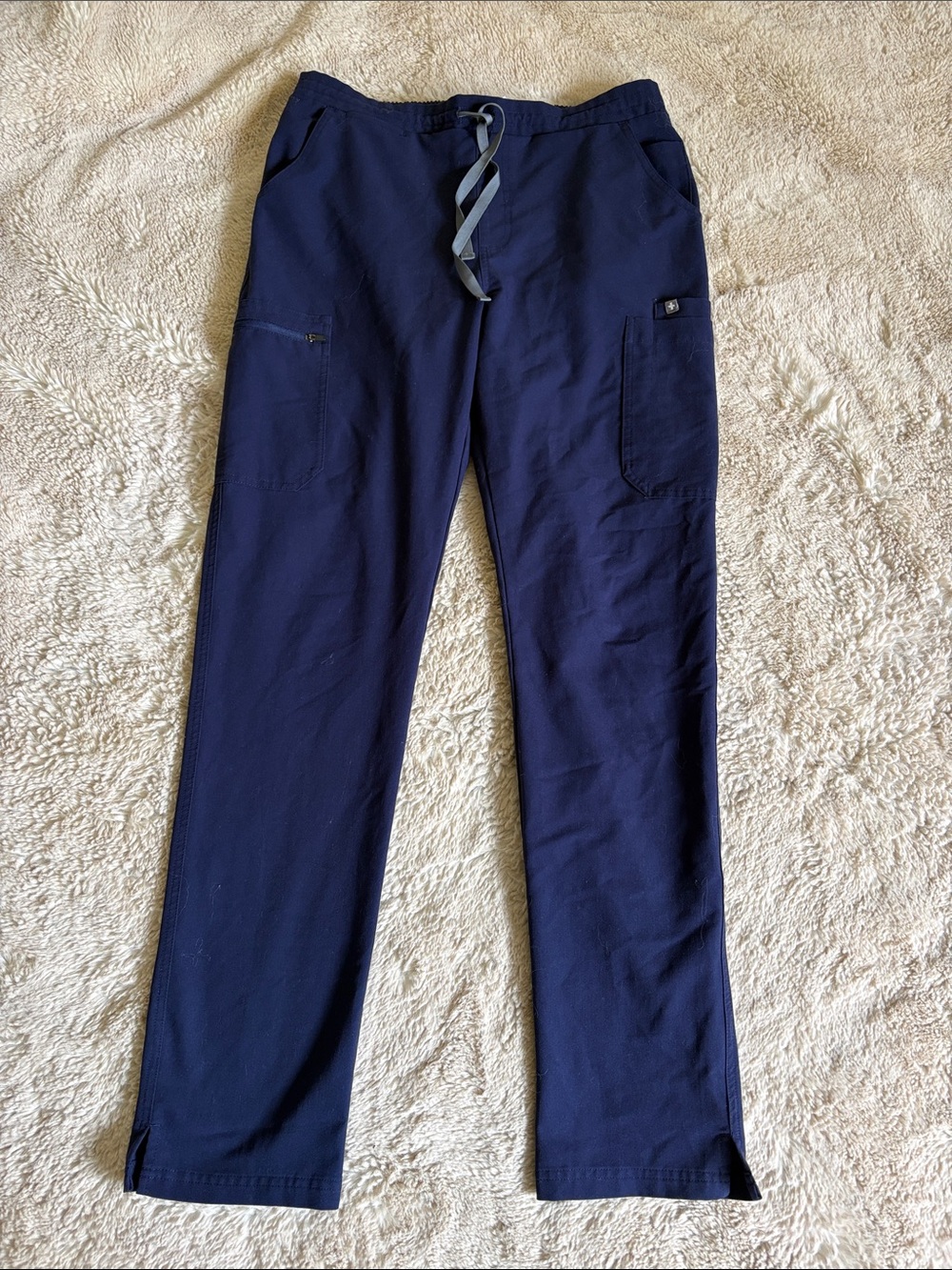 Figs woman’s medium tall Navy Cargo Scrub Pants with Drawstring